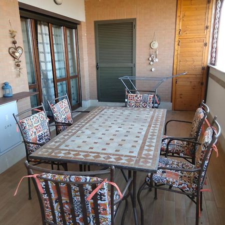 Appartement Casa Di Cesare à Fiumicino Extérieur photo